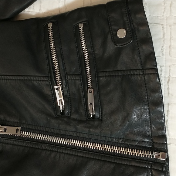 Black Rivet, Faux Black Leather Biker Jacket, Women's Size‎ Medium, Like New - Picture 3 of 12